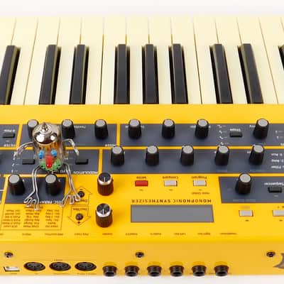 DSI Dave Smith Mopho Synthesizer Keyboard + Bag + Top Zustand + 1,5J Garantie image 9