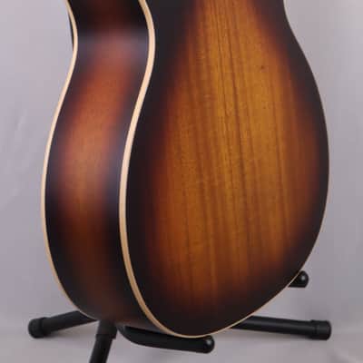 Larrivee OM-40-MH-0-0-M-00-0-99: OM-40 Mahogany Top, back and sides, Vintage Burst & Pyramid Bridge 2026 image 11