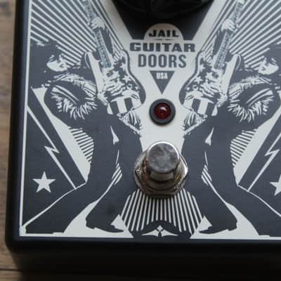 MXR Jail Guitar Doors Overdrive Limited Edition Black / White image 2