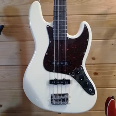 GUYATONE VB-28 VIOLIN BASS - MIJ VINTAGE MATSUMOKU BUILD - w/HSC