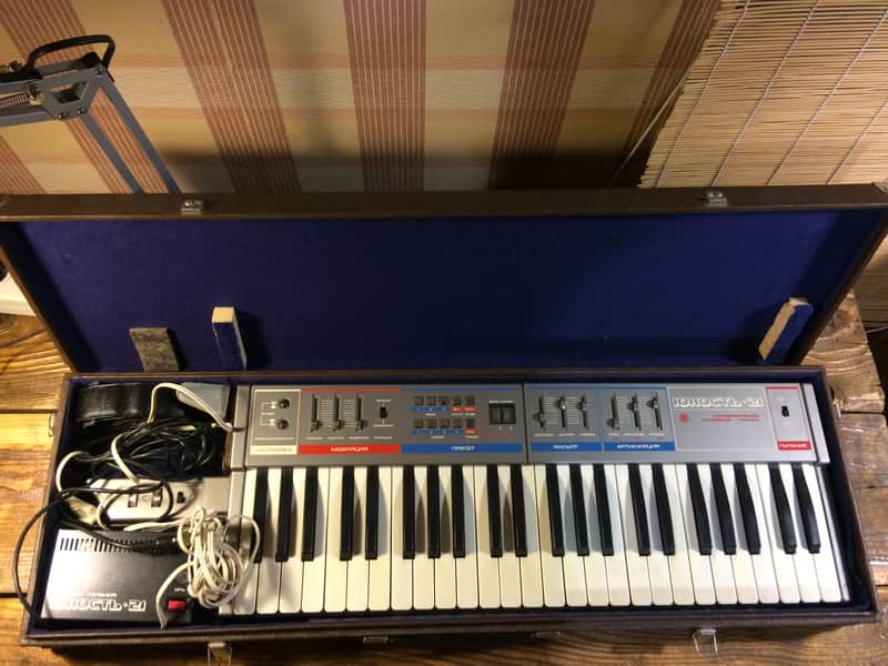 Junost-21 (Unost'-21) Soviet Analog synthesizer - keytar image 1