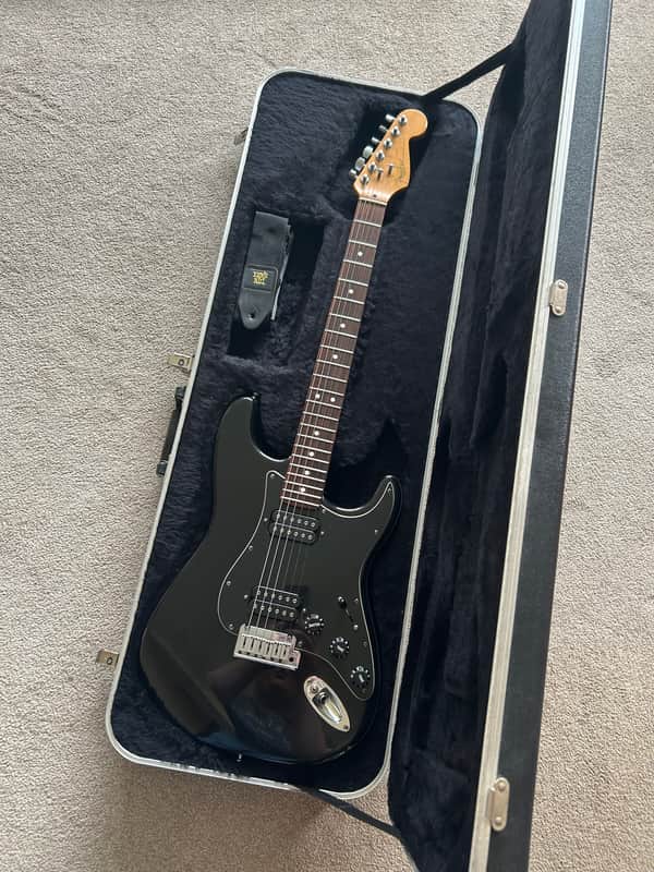 Fender Big Apple Stratocaster with Rosewood Fretboard 1997 - 2000 - Black