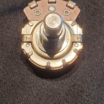 (#98) Stackpole 1Meg Solid Shaft Potentiometer 1971 image 2