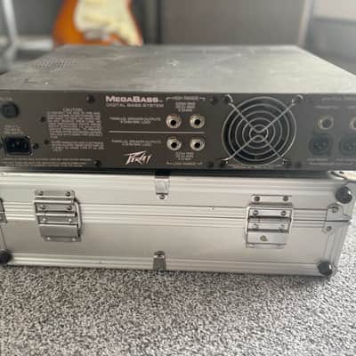 Peavey MegaBass Digital Bass System 400-Watt Biamped Bass Head 1980s - Gray image 2