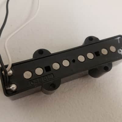 Fender 048612 / 048613 Fender Jazz J Bass Standard Pickup Set Passive Black Wound Alnico image 3