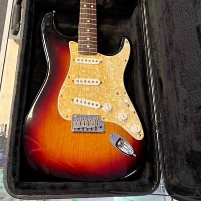 Fender American Stratocaster 2001, Sunburst with Case - Pre Owned image 1
