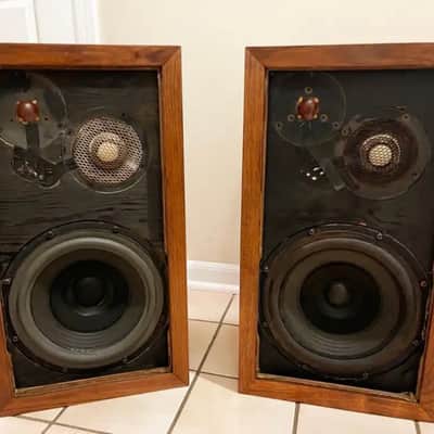 Pair of Acoustic Research AR-3 Floor Speakers - Walnut image 8