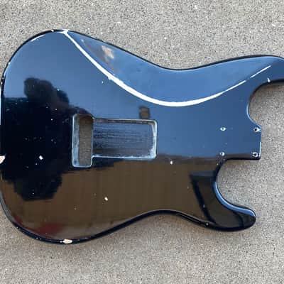 Lefty strat body, relic nitro finish image 2