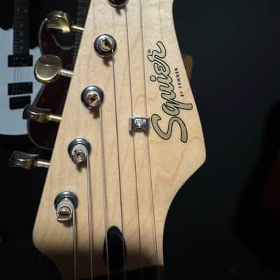 Squier Paranormal Custom Nashville Stratocaster with Laurel Fretboard 2023 - Present - Aztec Gold image 7