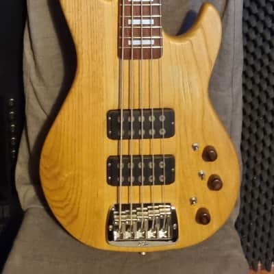 G&L Tribute L-2500 5-String Bass image 4