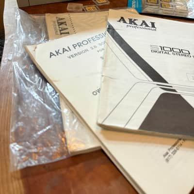 Immaculate AKAI S1000 MIDI Stereo Digital Sampler w 32MB RAM Maxed, Factory Level 4M Mod, New PSU, ZuluSCSI 2026 USB-C, 20x16GB SD cards, Analog & Digital synth/drum libraries, Original Box, English & Japanese Manuals - (1989) image 9