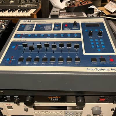 E-MU Systems SP-12 turbo 8-Voice Drum Sampler 1985 - 1987 - Blue image 10