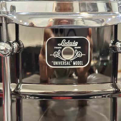 Ludwig LU6514C Universal Brass 6.5x14" Snare Drum with Triple Flange Hoops 2022 - Present - Black Nickel over Brass with Chrome Hardware image 2