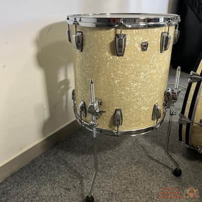 Ludwig Classic Oak 22,13,16 Drum Kit - White Marine Pearl image 3