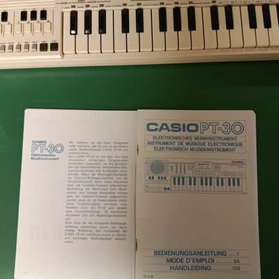 Casio PT-30 31-Key Mini Synthesizer 1980s - White image 5