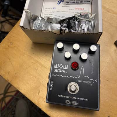 Spaceman WOW Signal Alien Fuzz Communicator 2010s - Silver Edition image 3