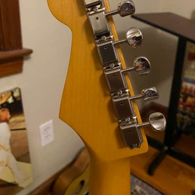 Fender JV Modified '50s Stratocaster HSS 2022 - 2024 - 2-Tone Sunburst image 4