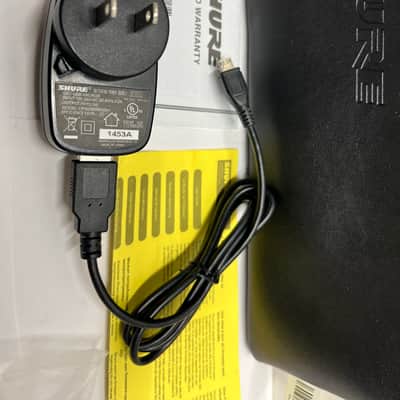 Shure GLXD1=-Z2 Shure GLXD1 Z2 Digital Wireless Bodypack Transmitter SB902 1900mAh Battery WA302 Premium Guitar/Bass Instrument Straight Cable Locking 1/4-inch SBC10-MICROB USB Cable Charger GLX GLXD16 D6 GLXD6 GLXD4 Wireless System Carry Case Bag Pouch image 6