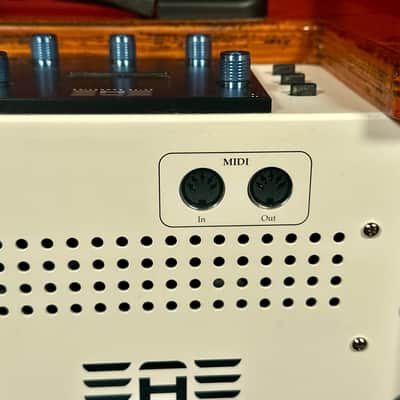 Elite Acoustics D6-58 120-Watt Rechargeable 8” + 5” Acoustic Guitar/Multi-Chan Amplifier w/ Gig Bag image 9