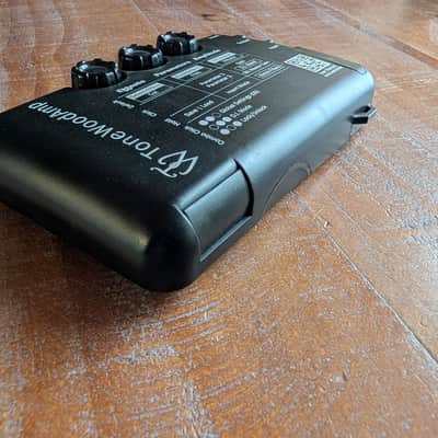 ToneWood Amp Attachable Acoustic Guitar Multi FX Unit Black No Issues image 6