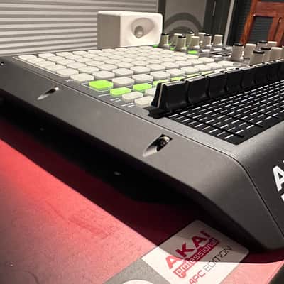 Akai APC40 2010s - Black image 10