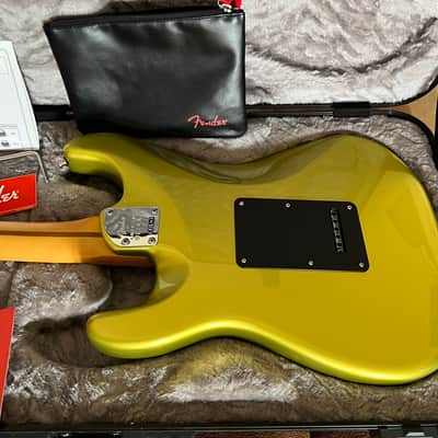 Fender Fender American Ultra II Stratocaster 2023 - Solar Flare image 5