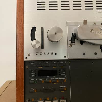 Studer 807 Professional Tape Recorder - wooden side panels and butterfly heads image 2