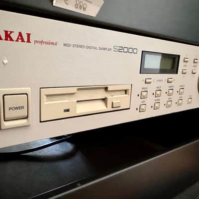 Akai S2000 MIDI Stereo Digital Sampler 1995 - White