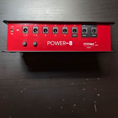 Gator GTR-PWR-8 Power Supply With 8 Isolated Outputs 2010s Black image 3