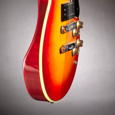Yamaha SG 700 1978 - Sunburst image 2