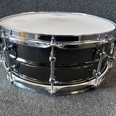 Ludwig 5.5x14" Universal Model Snare Drum - Black Brass image 5