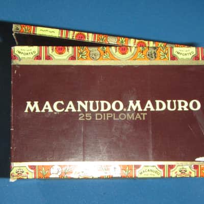 Macanudo Cigar box for build 2000's - Glossy brown image 2