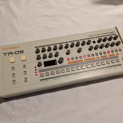 Roland TR-09 Rhythm Composer 2017 - Present - White