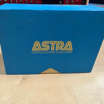 Universal Audio Astra Modulation Machine 2021 - Present - White image 3