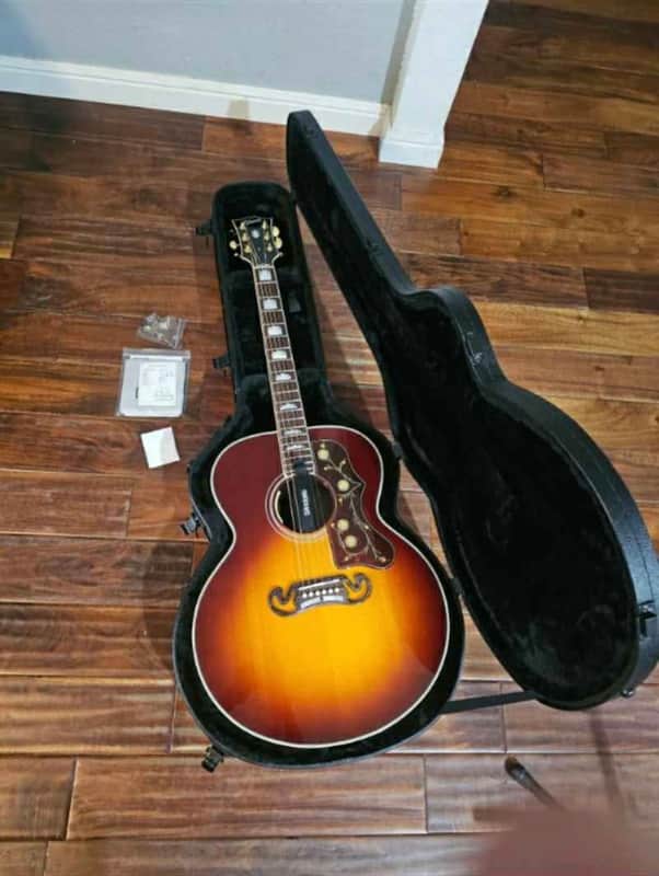 Gibson SJ-200 Standard