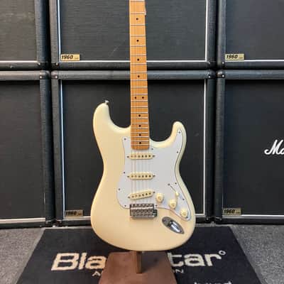 Fender Jimi Hendrix Artist Series Signature Stratocaster 2015 - Present - Olympic White image 2