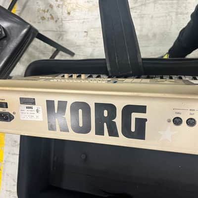 Korg Triton Studio 61-Key 120-Voice Polyphonic Workstation w/ Road Case image 5