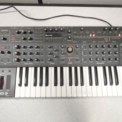 Sequential Pro 3 37-Key 3-Voice Monophonic / Paraphonic Synthesizer image 3