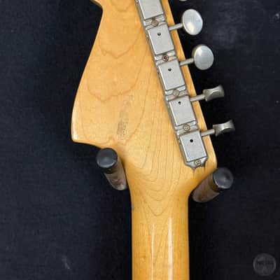 Fender Bass VI from 1961 in sunburst finish with case image 6