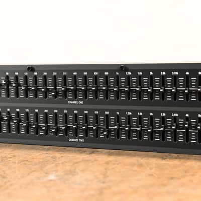 dbx 231 Dual-Channel 31-Band Graphic Equalizer CG01VRK image 3