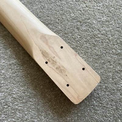 Peavey 4 String Electric Bass Maple Wood Neck, Rosewood Fingerboard, Defected Truss Rod image 5