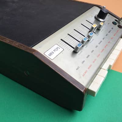 Univox SR-95 / Korg Minipops 7 - Analog Drum Machine 1970s - Black image 2