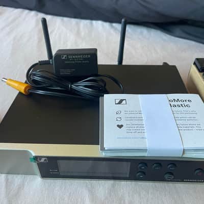Sennheiser EW-D CI1 Wireless Guitar System - Q1-Q6 w/Bonus Sennheiser Ci1REW Right-angle Guitar Cable image 4