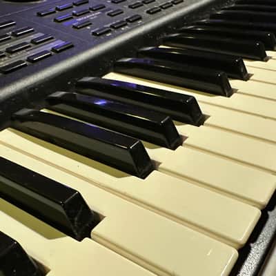 Roland XP-80 76-Key 64-Voice Music Workstation Keyboard 1999 - 2004 - Black image 3