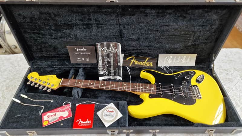 Fender Stratocaster 2005 Graffiti Yellow HSS Limited Special Edition 1 of 100 Fat Strat FSR electric guitar image 1