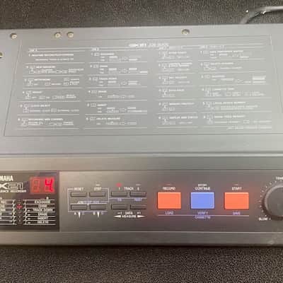 YAMAHA QX-21 MIDI SEQUENCER