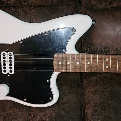 Squier Affinity Jazzmaster Tom Delonge Inspired 2023 - White image 2