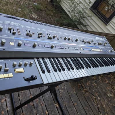 Roland Jupiter 6 Synthesizer W/ flight case