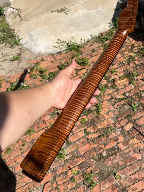 Round end stainless steel 22 frets AAAAA 22frets Roasted flame Maple guitar neck 25.5 inch white dot satin Rosewood image 1