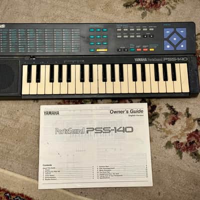 Yamaha  PSS-140 with Manual and Power Supply.